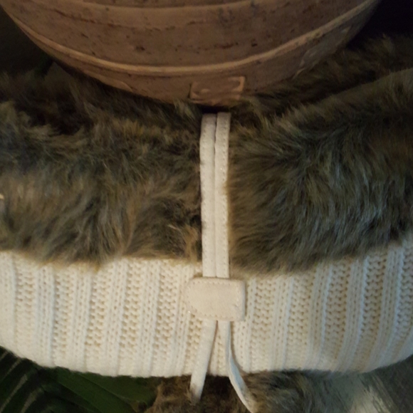 SALE BOHO  KNIT AND FAKE FUR BAG WITH POM POMS - Picture 5 of 8